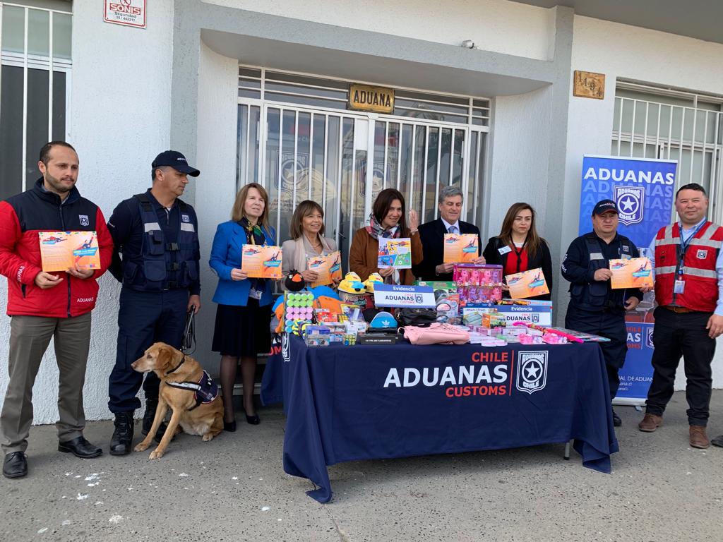 Aduanas y Hacienda presentan campaña Ándate a la Segura para combatir